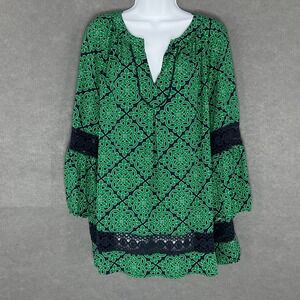 Crown & Ivy Tunic Top Green Black‎ Lace Trim V-Neck Blouse Size 2X Boho Flowy